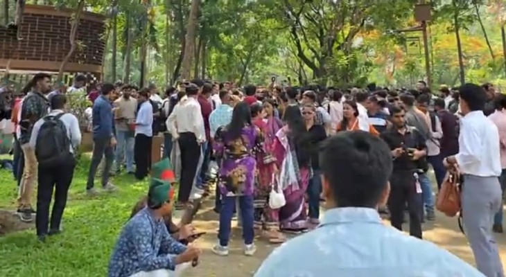ঢাবিতে প্রধানমন্ত্রী: বিভিন্ন ইউনিটের নেতাকর্মীদের ঢল