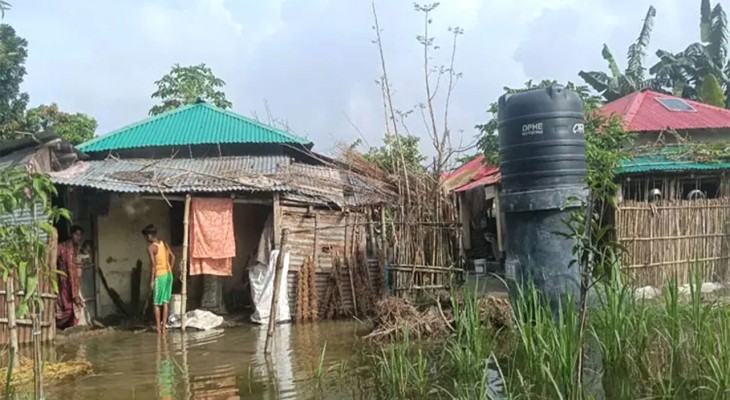 রাজশাহীর চর আষাড়িয়াদহের আশ্রয়ণ প্রকল্পে ঘরবন্দি ২০ পরিবার