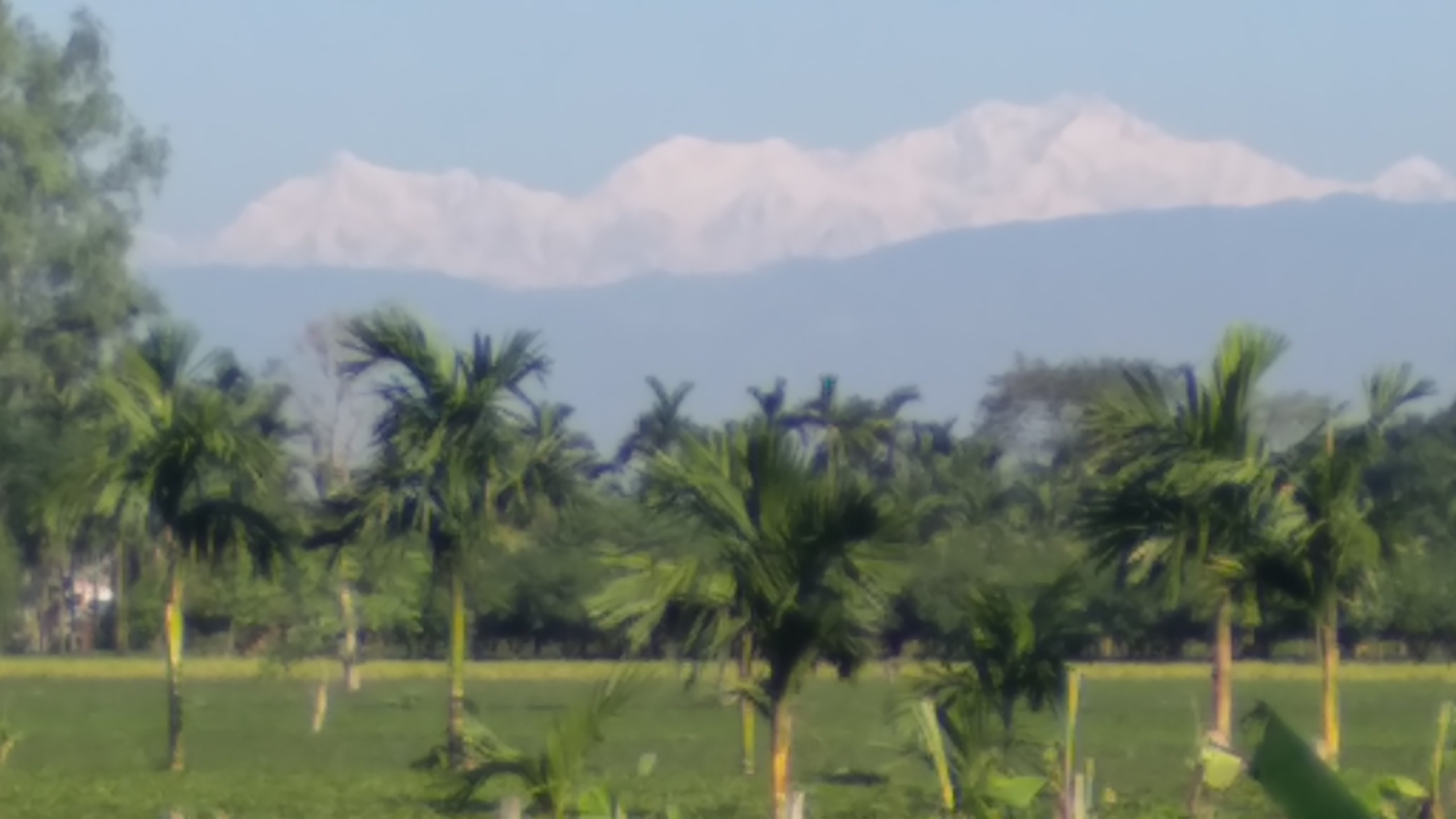 তেঁতুলিয়া থেকে খালি চোখে দেখা মিলেছে পর্বতশৃঙ্গ কাঞ্চনজঙ্ঘা