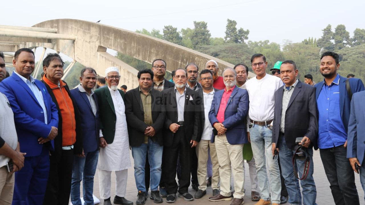 শহীদ প্রেসিডেন্ট জিয়াউর রহমান ও দেশনেত্রী বেগম খালেদা জিয়ার কবরে বগুড়া প্রেসক্লাবের পক্ষ থেকে শ্রদ্ধা নিবেদন