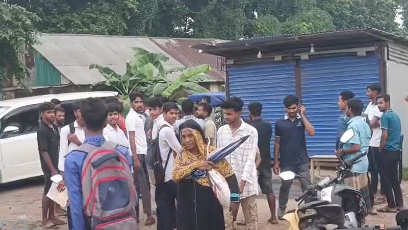 গাজীপুরে পরিমাপে তেল কম দেয়ার অপরাধে ফিলিং স্টেশন বন্ধ