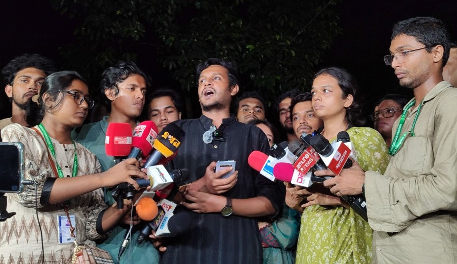 চার প্যানেলের ভোট বর্জন, পুনর্নির্বাচনের দাবি