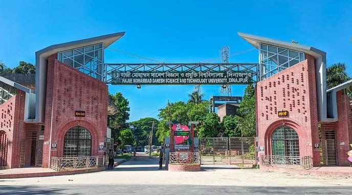 শিক্ষার্থীদের চাপের মুখে হাকসু  নির্বাচনের রোডম্যাপ ঘোষণা