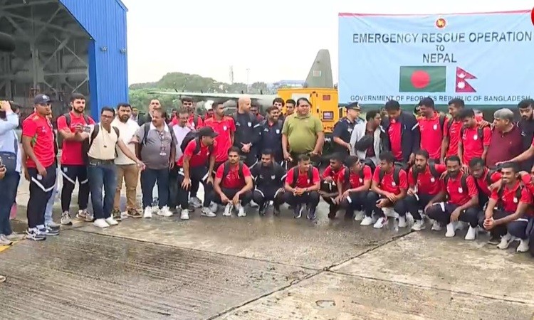 অবশেষে নেপাল থেকে দেশে ফিরলেন ফুটবলাররা
