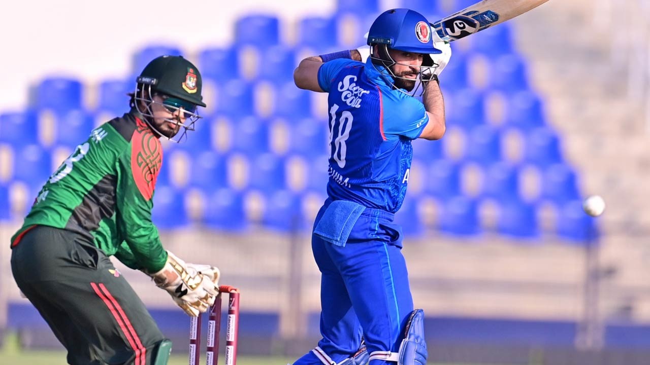 নবীর ঝড়ে আফগানদের ২৯৩ রানের পাহাড়, চাপে বাংলাদেশ