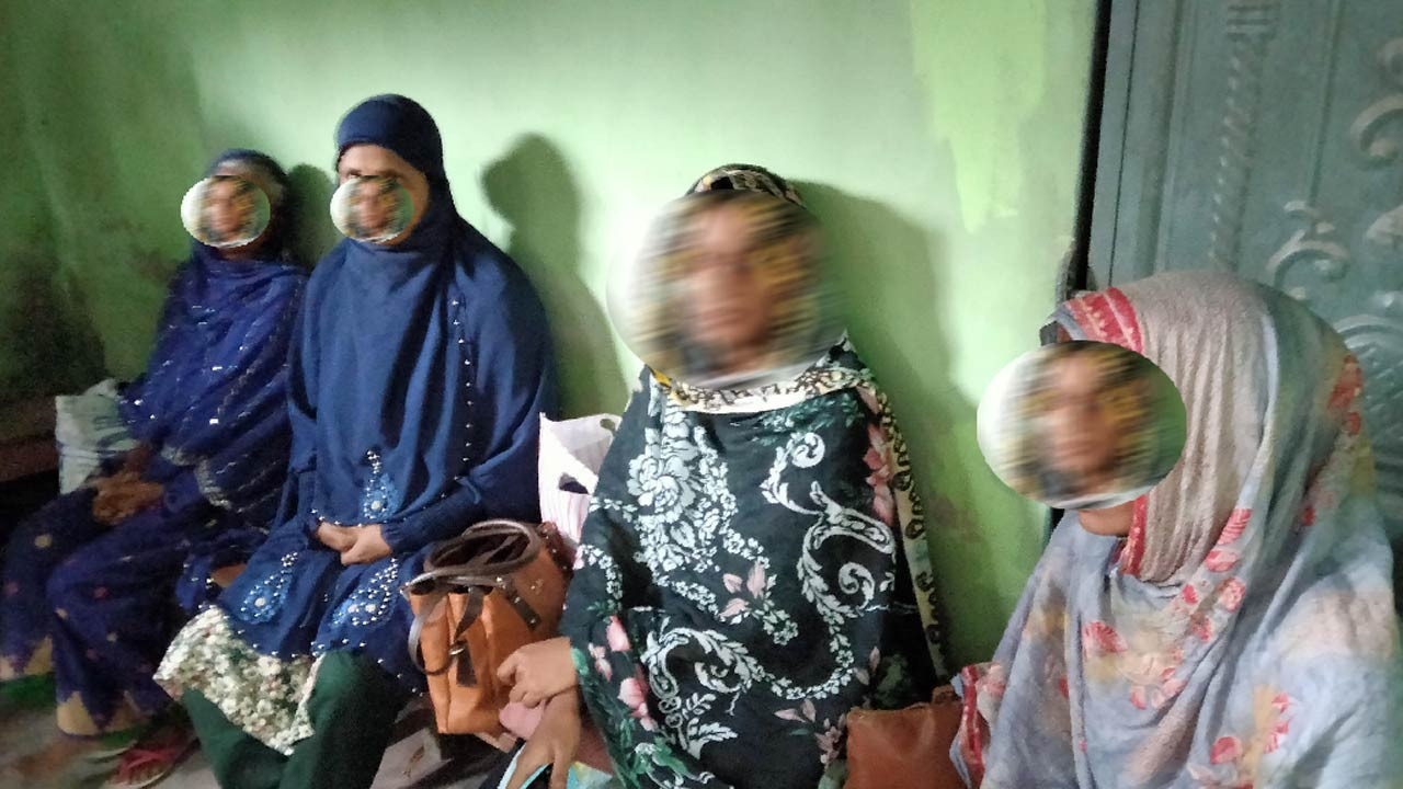 কুড়িগ্রামের ভূরুঙ্গামারীতে দিনাজপুর ও বগুড়ার সন্দেহভাজন চার মহিলা আটক