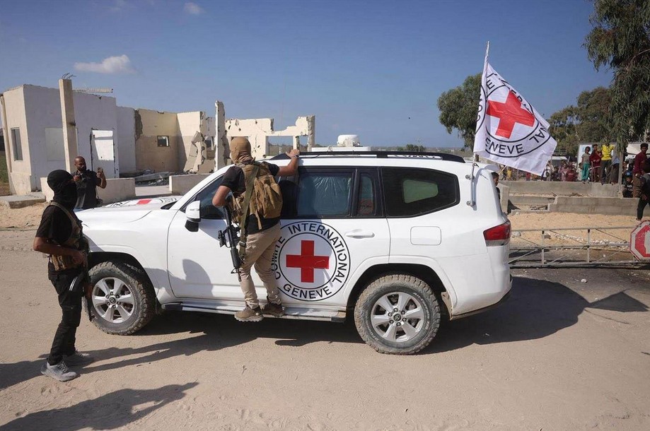 সব জীবিত জিম্মিকে রেড ক্রসের হাতে হস্তান্তর করল হামাস