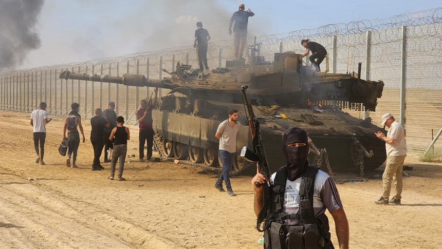 গাজায় বোমা বিস্ফোরণে তিন ইসরায়েলি সেনা আহত