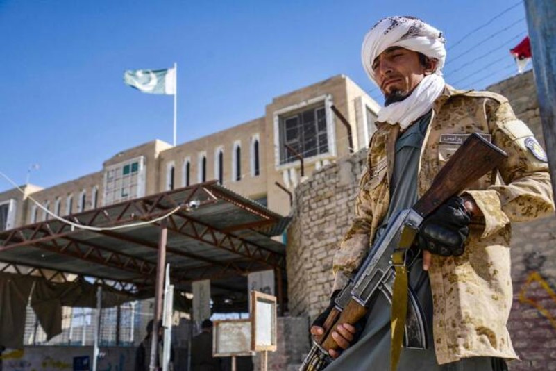 পাকিস্তানের হামলায় ১২ আফগান নিহত