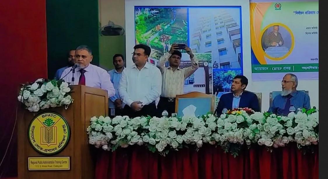 এবারের নির্বাচনে আইনের শাসন কাকে বলে, তা দেখাতে চাই : সিইসি