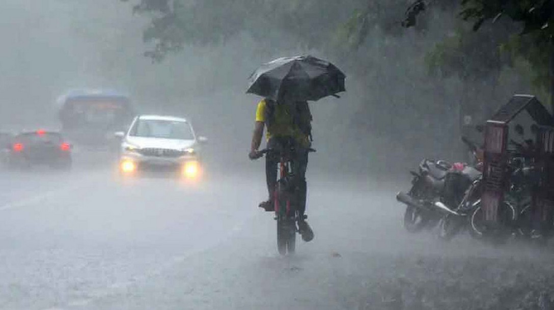 দেশের অধিকাংশ স্থানে বজ্রসহ বৃষ্টির আভাস