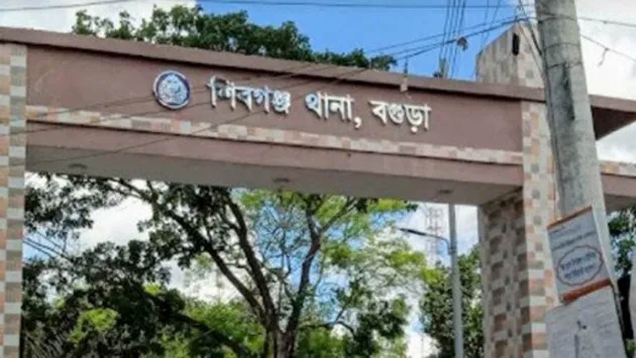 বগুড়ার শিবগঞ্জে স্বেচ্ছাসেবক লীগ নেতা গ্রেফতার