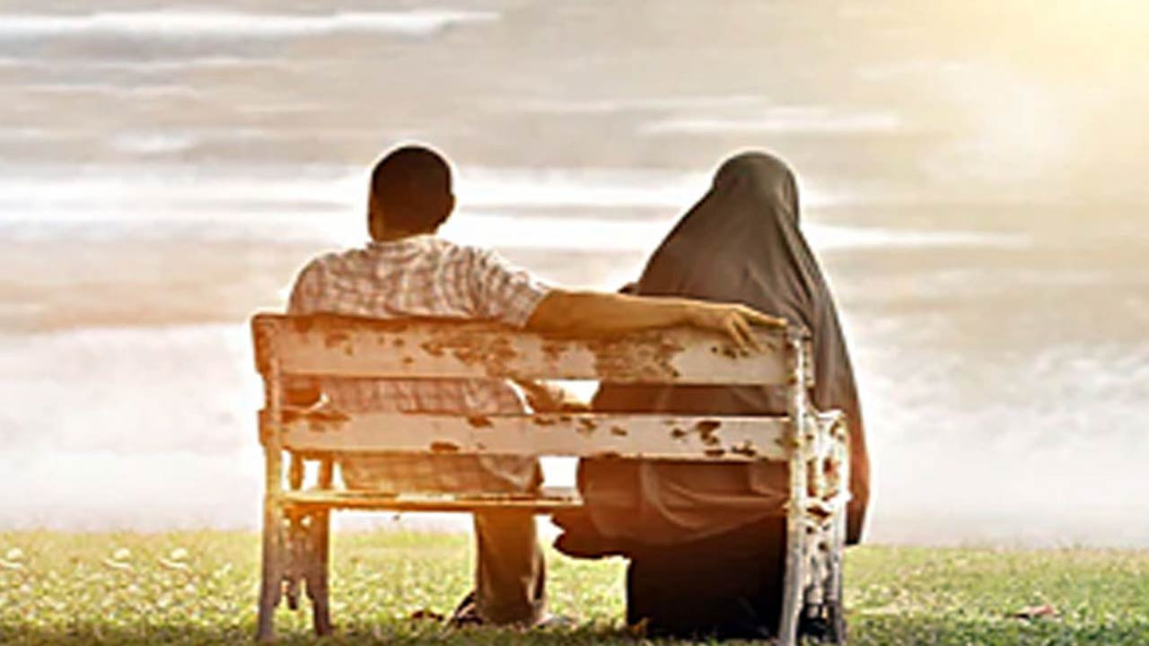 কুরআনের উপমায় স্বামী-স্ত্রী কেন পরস্পরের পোশাক?