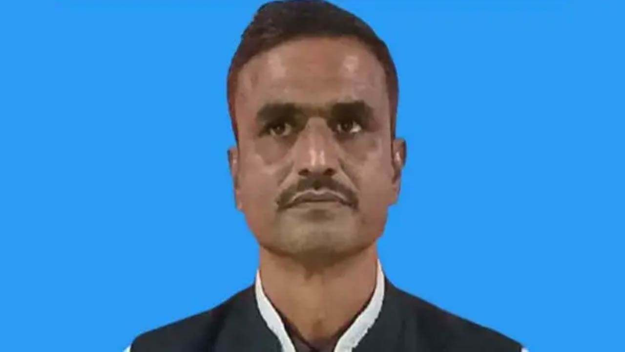 গাইবান্ধার সুন্দরগঞ্জে ইউপি চেয়ারম্যান ও আওয়ামী লীগ নেতা মনজু গ্রেফতার