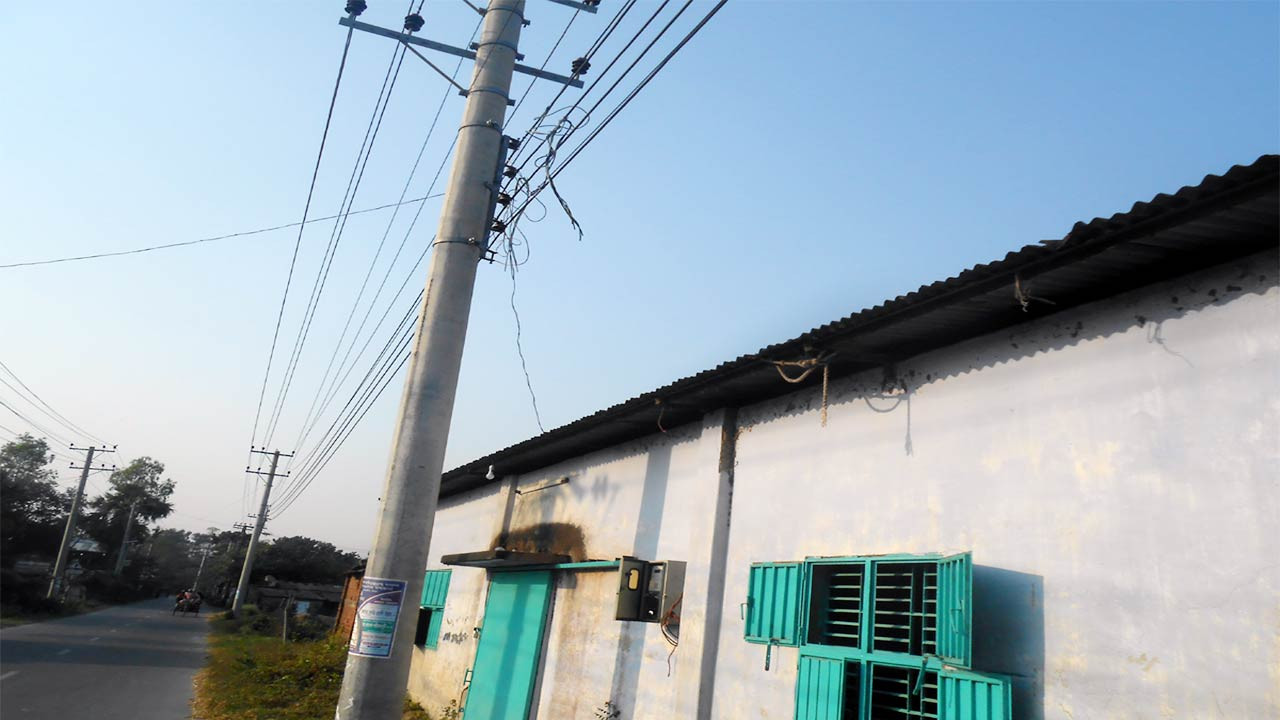 বগুড়ার আদমদীঘিতে তিন রাইস মিলে লক্ষাধিক টাকার মালামাল চুরি