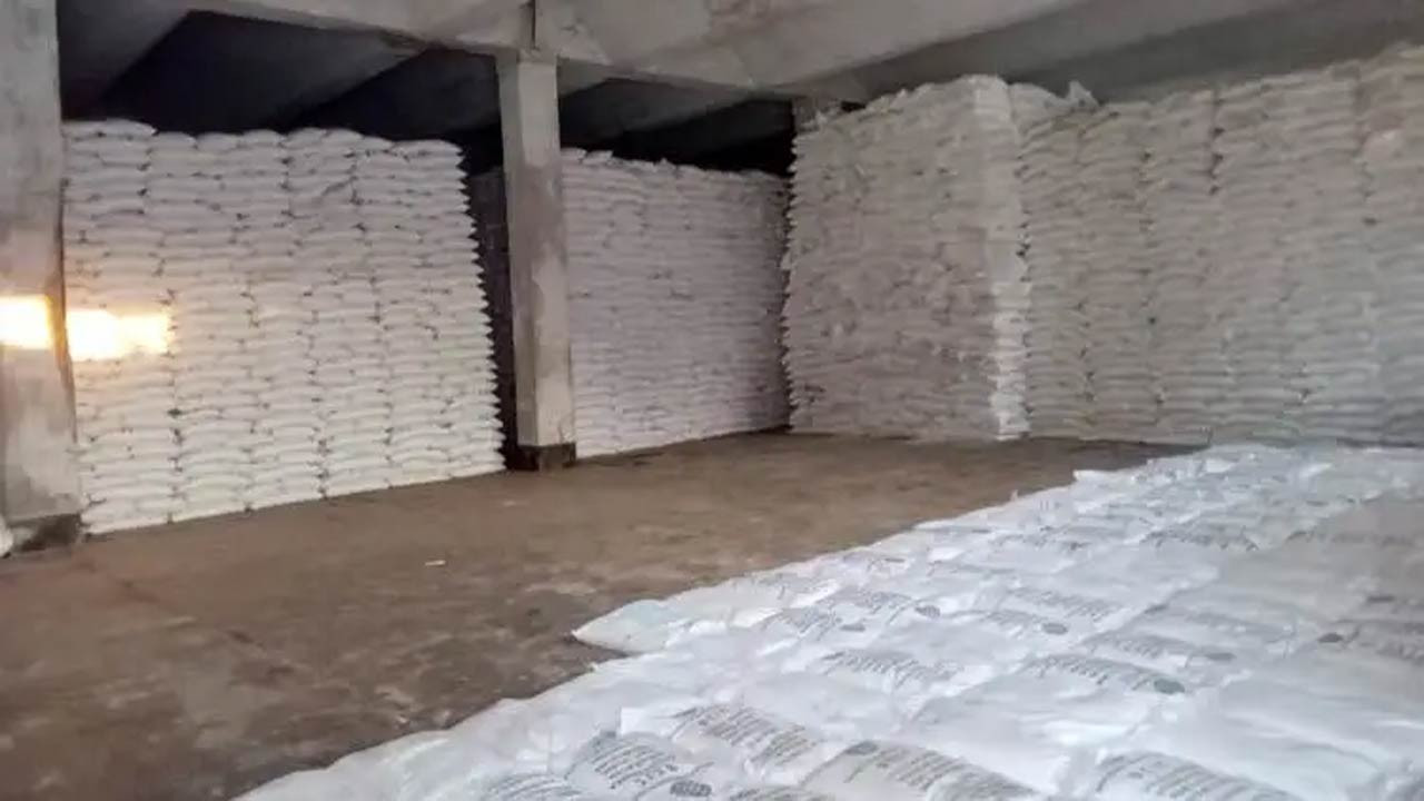 জয়পুরহাটে নায্যমূল্যের সার পাচ্ছেন না কৃষক