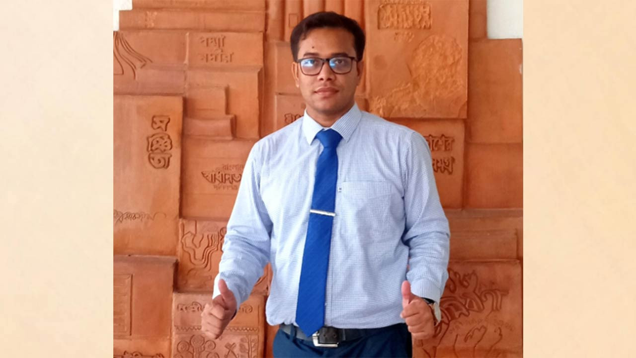 বগুড়ার শিবগঞ্জের প্রত্যন্ত অঞ্চলের আল আমিন এখন বিসিএস ক্যাডার