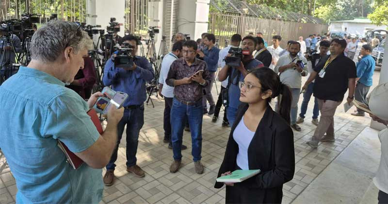 ট্রাইব্যুনালে শেখ হাসিনার মামলার রায়, অপেক্ষায় দেশি-বিদেশি গণমাধ্যমকর্মীরা