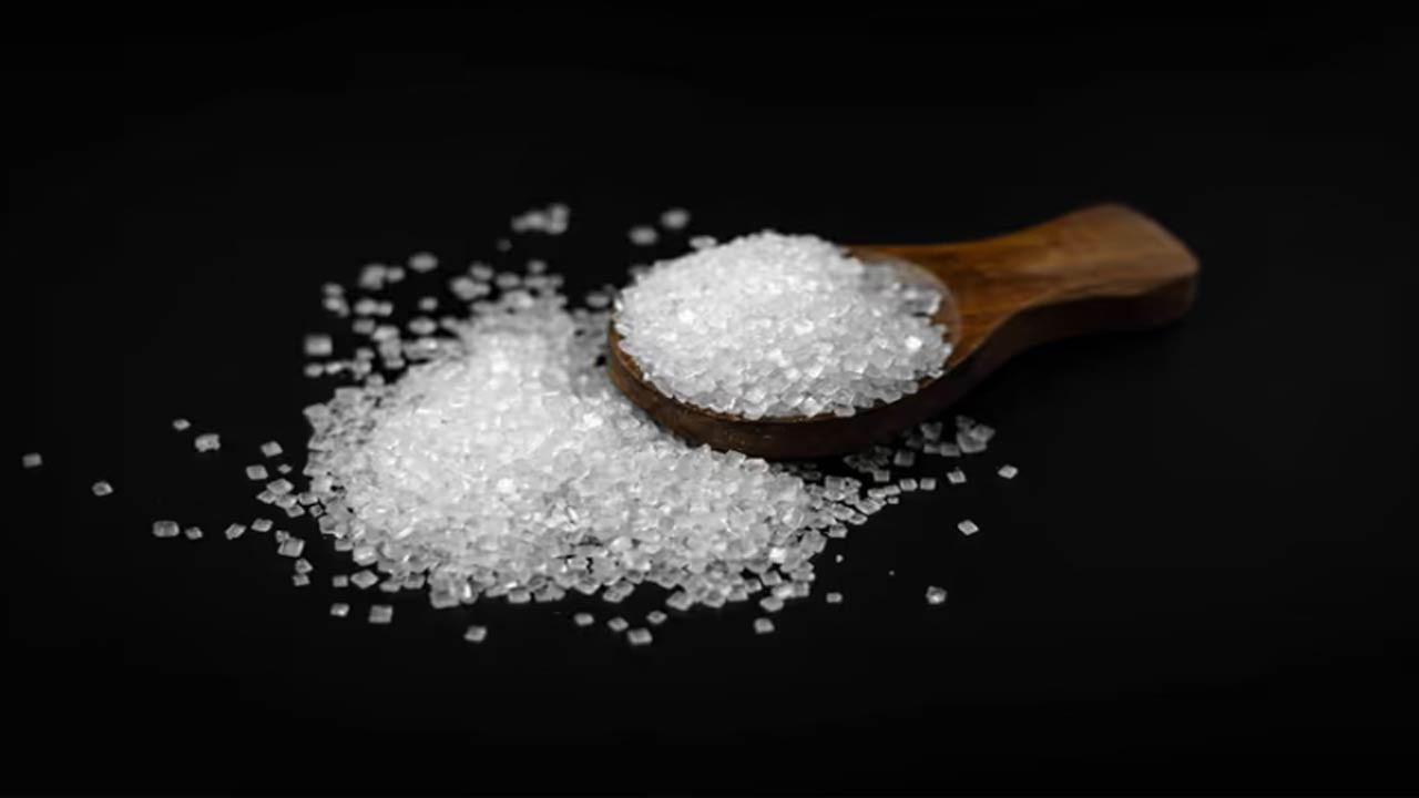 মিষ্টি মানেই সবসময় ‘বিষ’ নয় : জানুন দিনে কী পরিমাণ চিনি খাওয়া নিরাপদ?