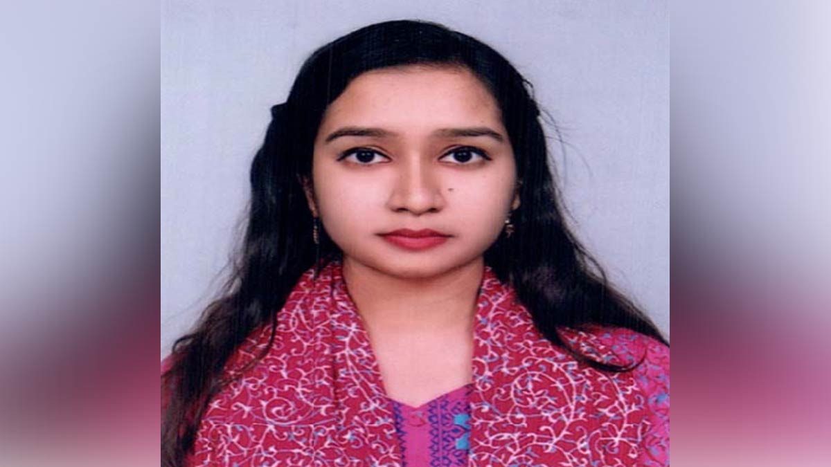 শ্রবণ প্রতিবন্ধী সুমাইয়া রহমান রিয়া অনার্স পরীক্ষায় প্রথম শ্রেণিতে উত্তীর্ণ