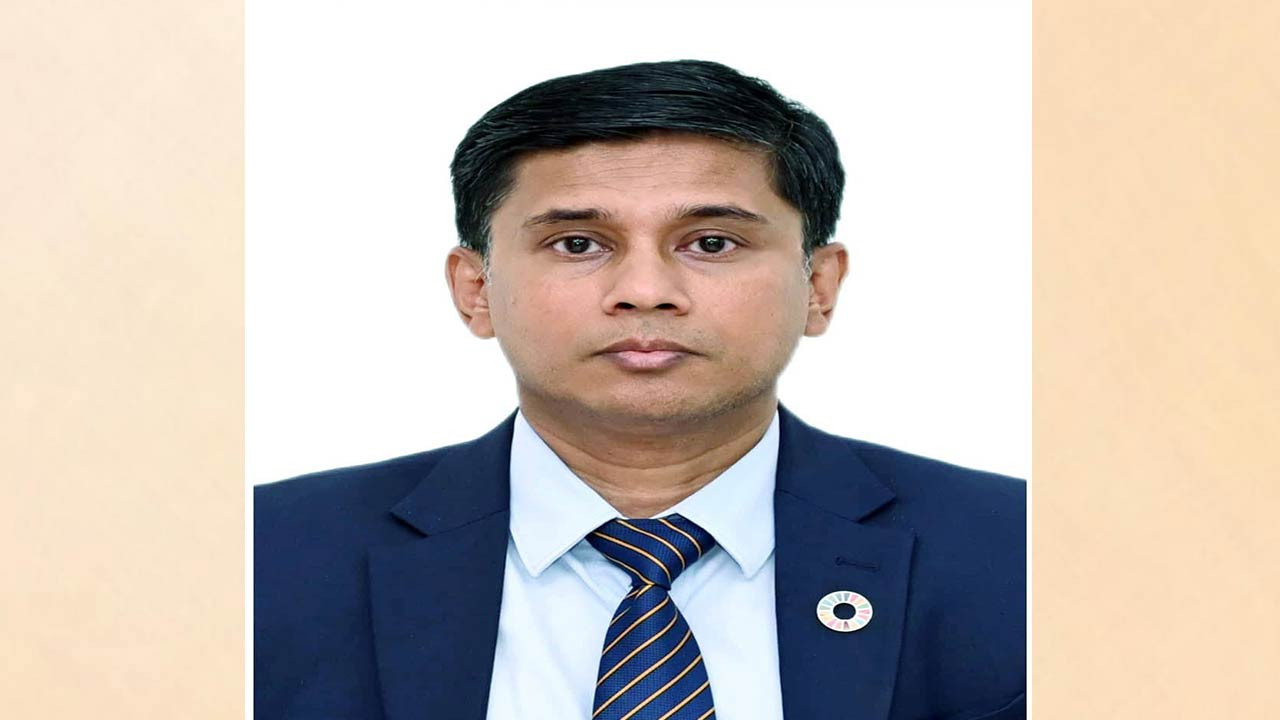 বগুড়া ডিসি হিসেবে দায়িত্ব গ্রহণ করেছেন তৌফিকুর রহমান