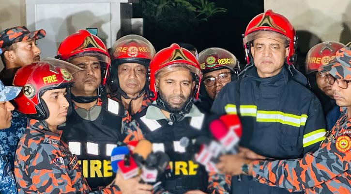 কড়াইল বস্তিতে আগুনে পুড়ল ১৫০০ ঘর-বাড়ি