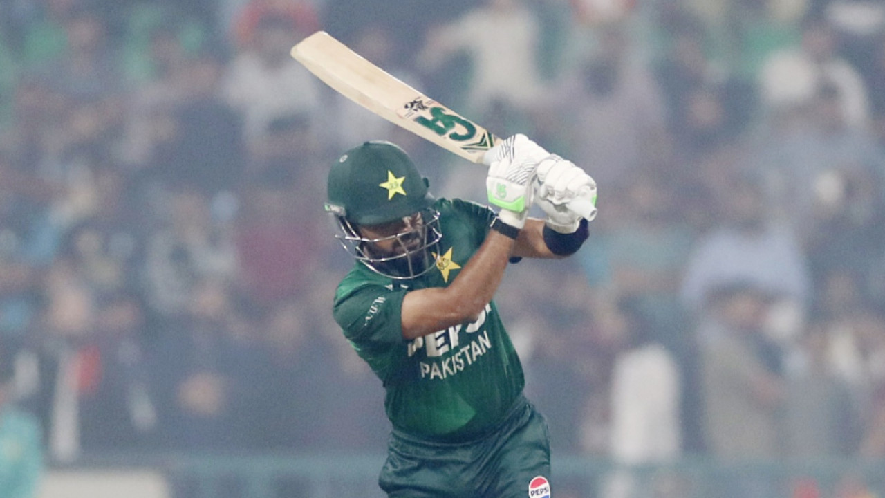 রোহিতকে সরিয়ে শীর্ষে বাবর