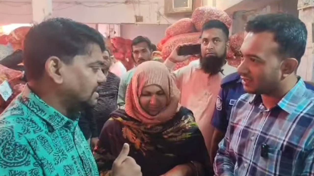 বগুড়ায় পেঁয়াজের বাজারে অভিযান