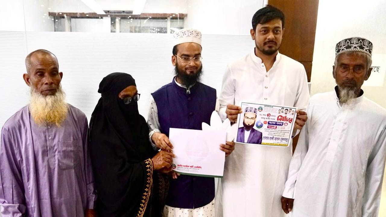 বগুড়া-১ আসনে এনসিপি’র মনোনয়ন ফরম কিনলেন গোলাম রাব্বী হাসান