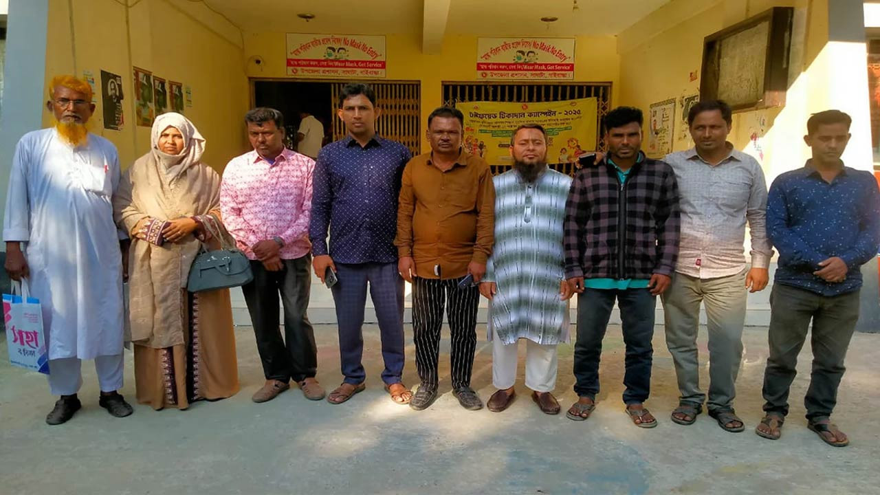 দীর্ঘদিন পর প্রকাশ্যে এলেন চেয়ারম্যান