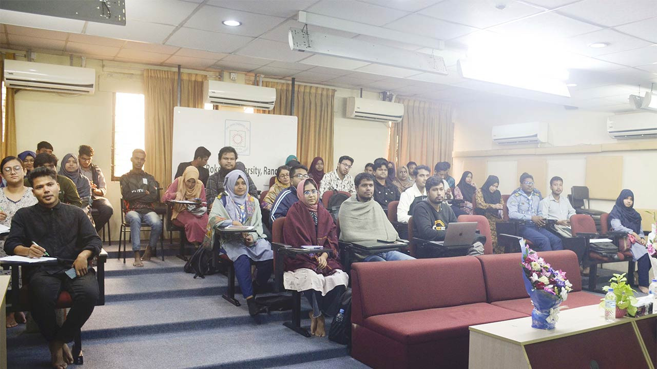 বেরোবিতে হংকংয়ে উচ্চশিক্ষা ও গবেষণা বিষয়ক সেমিনার