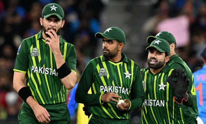 চমক রেখে স্কোয়াড ঘোষণা করল পাকিস্তান