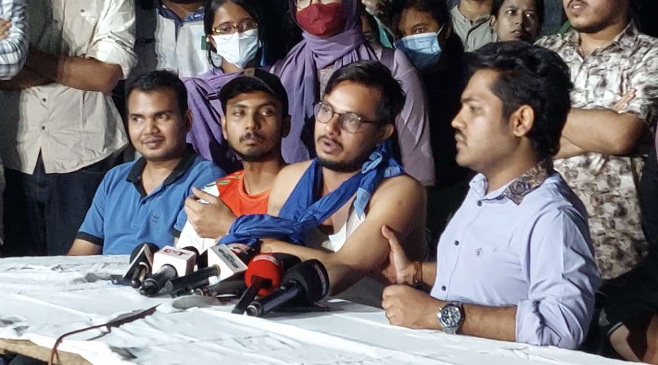 ঢাবি থেকে ২৪ ঘণ্টার আল্টিমেটাম ৪৭তম বিসিএস লিখিত পরীক্ষার্থীদের