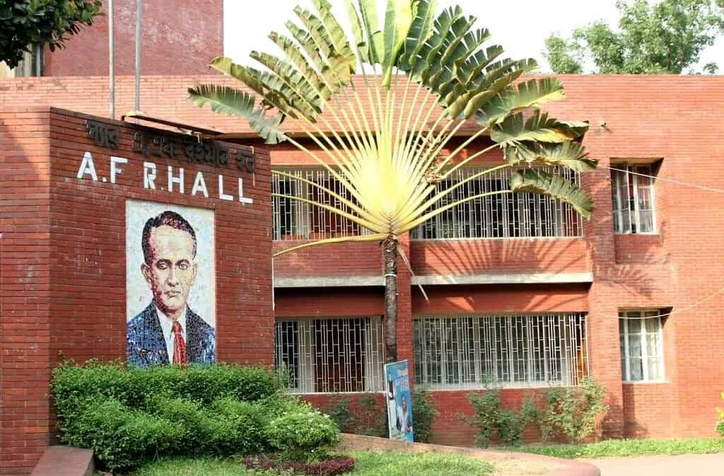 ঢাবির হলে ভিপি-জিএসের জন্য ৬ শিক্ষার্থীর কক্ষ খালি করার নির্দেশের অভিযোগ