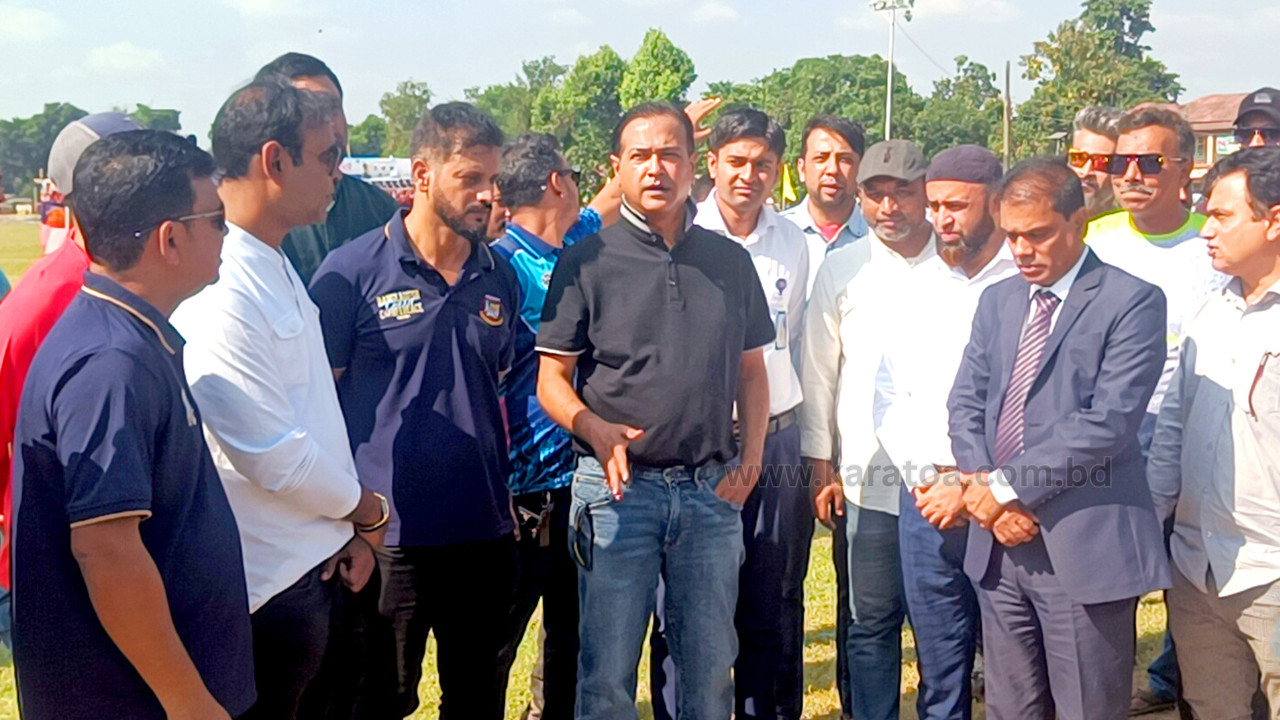 দিনাজপুর বড় মাঠের খেলার মাঠ ও স্পোর্টস ভিলেজ পরিদর্শনে আসিফ আকবর