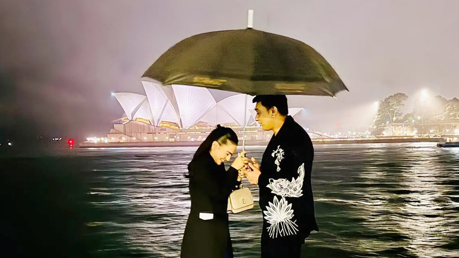 নুসরাত ফারিয়া মনে করেন জায়েদ খান এখন বাংলাদেশের সব মেয়েদেরই ফেভারিট! 