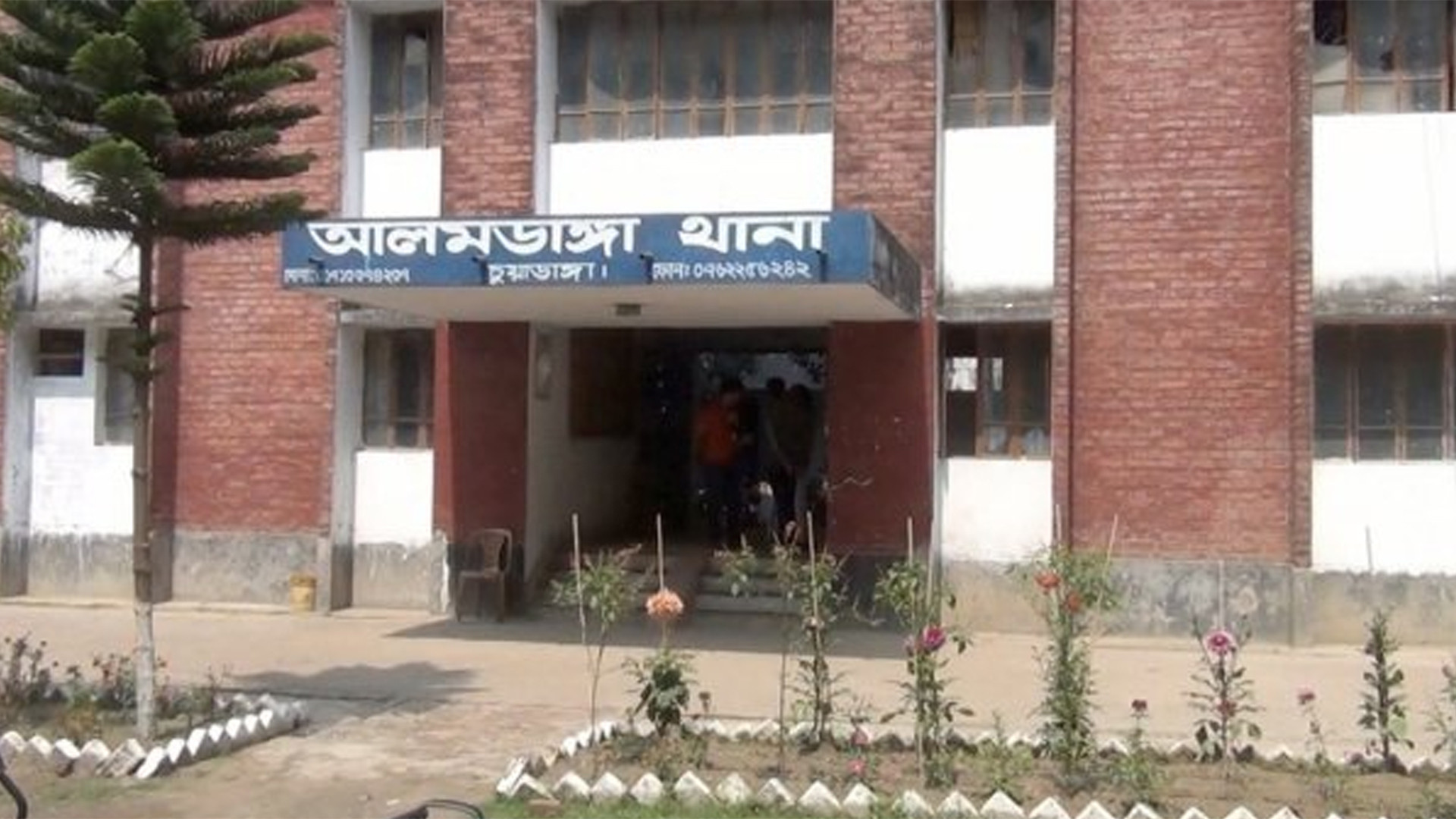 ব্যানার টাঙানোকে কেন্দ্র করে বিএনপি-জামায়াতের সংঘর্ষ