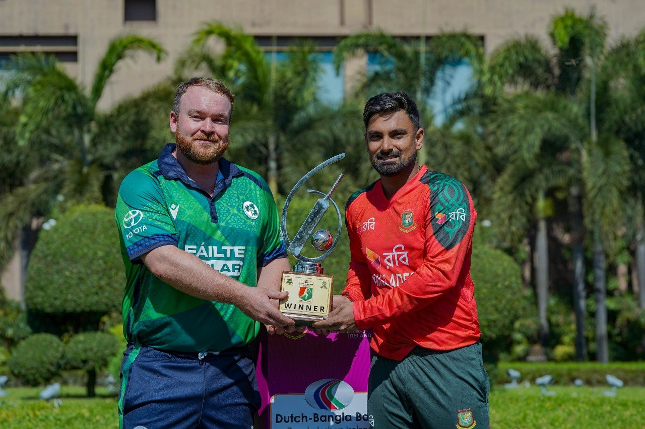 টি-টোয়েন্টি সিরিজের ট্রফি উন্মোচন