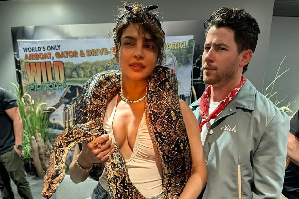 চমকে দিলেন প্রিয়াঙ্কা