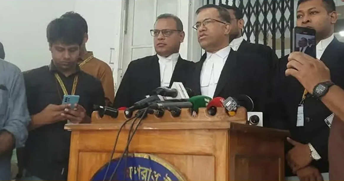 সেনা কর্মকর্তাদের আইনজীবী হিসেবে নাম প্রত্যাহার করলেন ব্যারিস্টার সরোয়ার