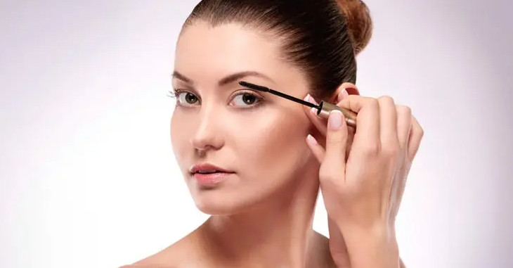 শুকিয়ে যাওয়া মাসকারা পুনরায় ব্যবহার করার উপায়