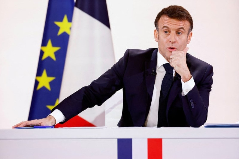 আগামীর যুদ্ধক্ষেত্র হবে মহাকাশ : ম্যাক্রোঁ