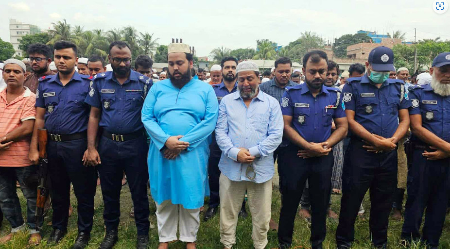 প্যারোলে মুক্তি পেয়ে স্ত্রীর জানাজায় অঝোরে কাঁদলেন যুবলীগ নেতা