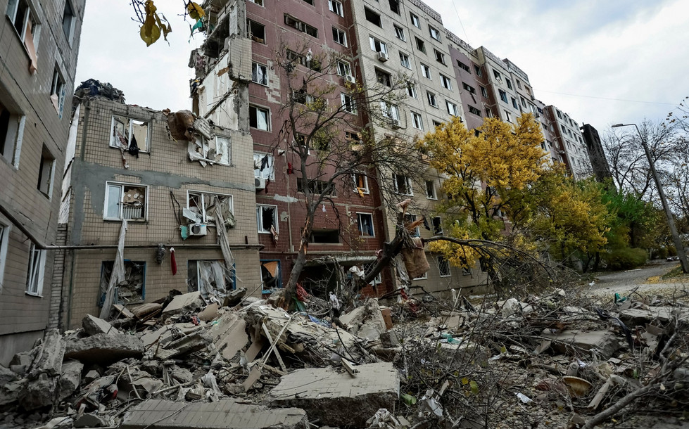ইউক্রেনে আবাসিক ও জ্বালানি অবকাঠামোতে রাশিয়ার ভয়াবহ হামলায় নিহত ১১