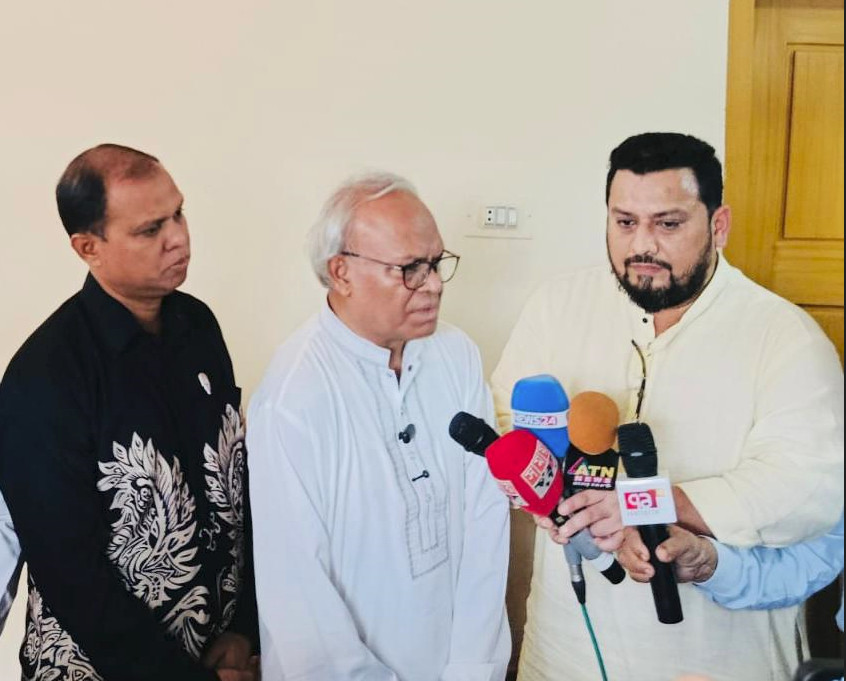 হাসপাতালে ভিড় না করে নিজ নিজ অবস্থান থেকে দোয়ার আহ্বান রিজভীর