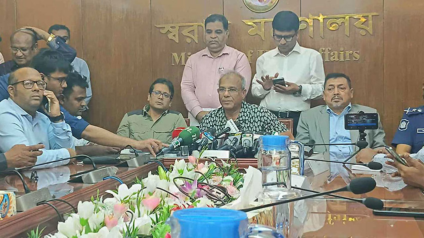 নির্বাচনে পুলিশ কোনো দলকে বিশেষ সুবিধা প্রদান করলে তার বিরুদ্ধে ব্যবস্থা : স্বরাষ্ট্র উপদেষ্টা