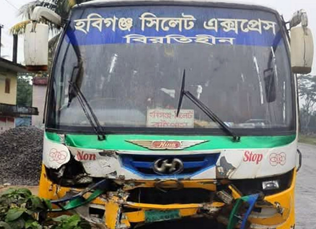 সিলেটে বাস-প্রাইভেটকার সংঘর্ষে বাবা-মেয়ে নিহত