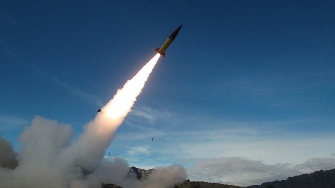 মার্কিন ক্ষেপণাস্ত্র দিয়ে রাশিয়ায় হামলা ইউক্রেনের