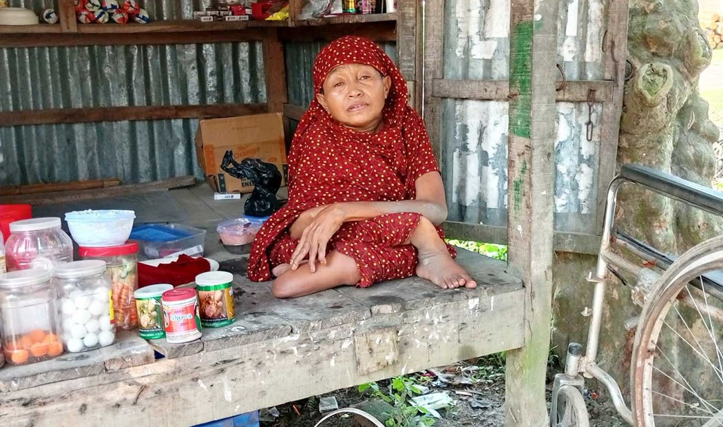 পাঁচবিবির শারিরীক প্রতিবন্ধী লাইজু জীবনযুদ্ধে সফল 