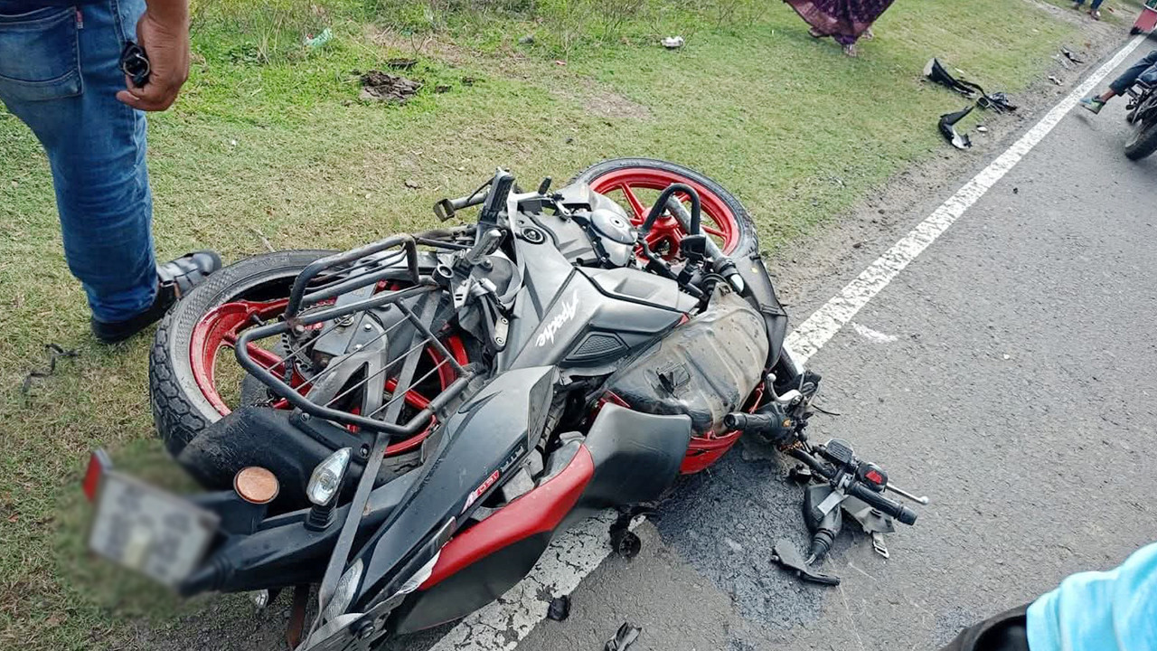 রামপালে বাস-মোটরসাইকেল সংঘর্ষে দুইজন নিহত